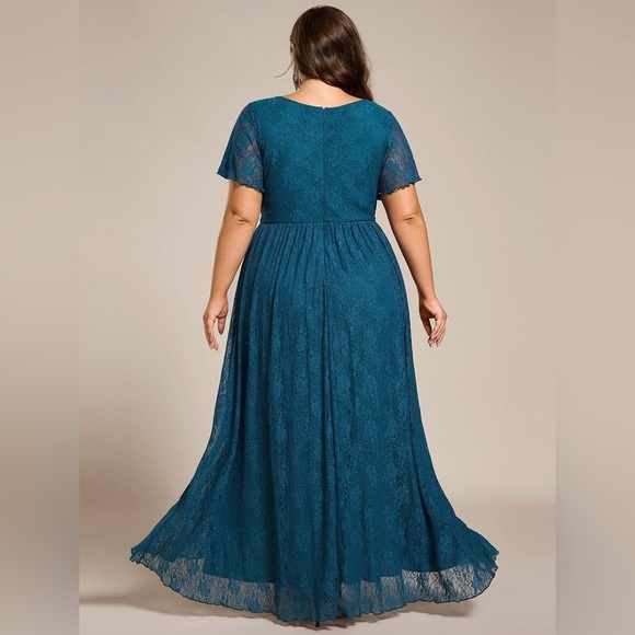 🆕 Plus Size Ruffled Lace Formal Evening Dress - Picture 2 of 3